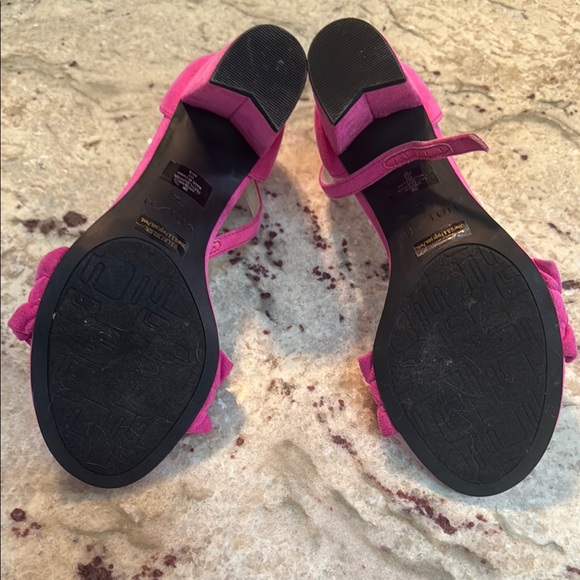 Unisa Pink Ruffle Heels - Picture 3 of 5